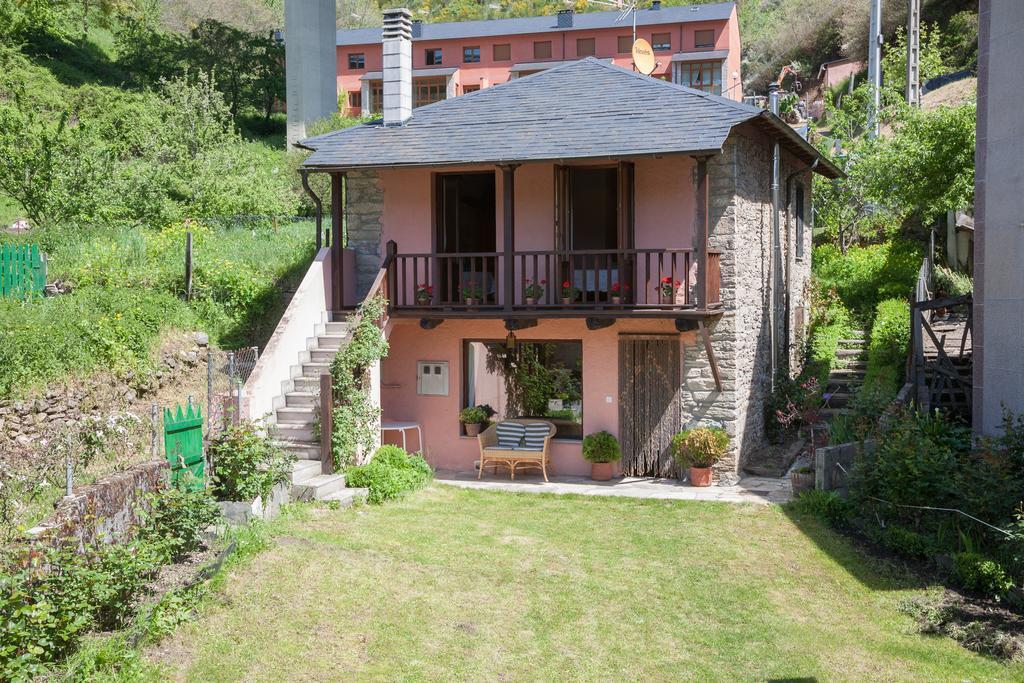 Casa Rural Pandelo Guest House Vega de Valcarce Exterior photo